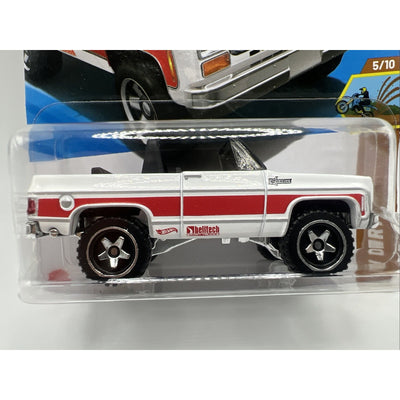 Hot Wheels 2025 Mainline 75 Chevy Blazer Custom #115 M Case 1975 White Truck