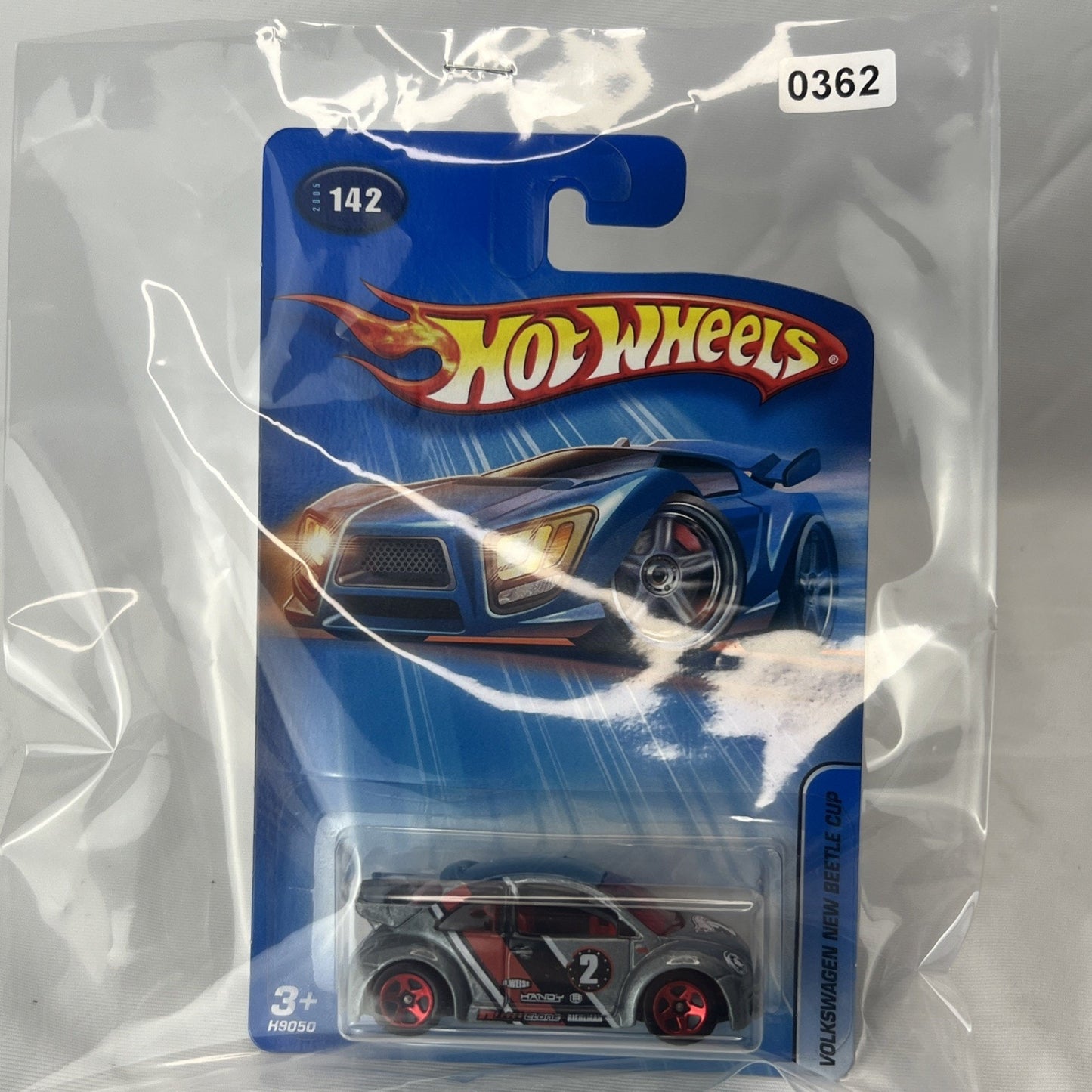 Hot Wheels 2005 Volkswagen New Beetle Cup 142 Gray and Red