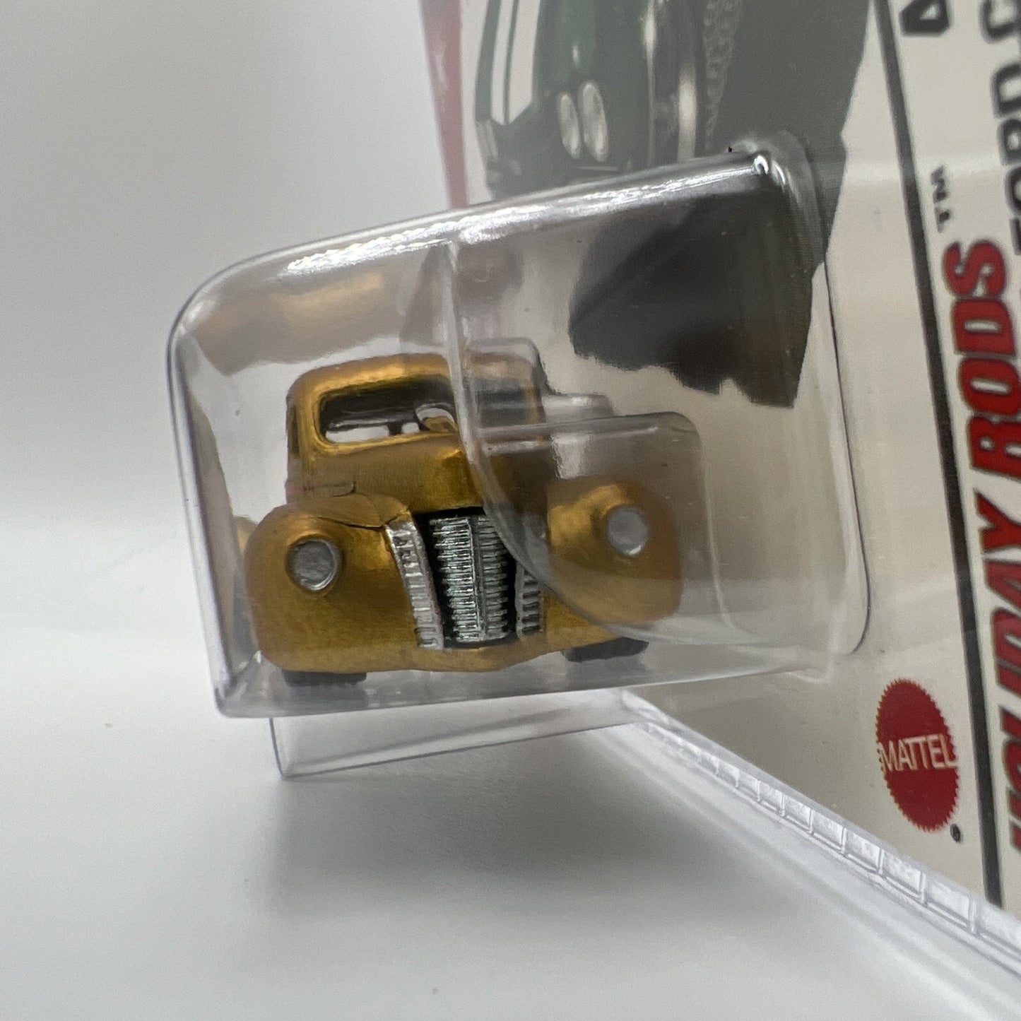 Hot Wheels 2005 Holiday Rods 1940 Ford Coupe Gold 1:64 Die Cast Christmas Car