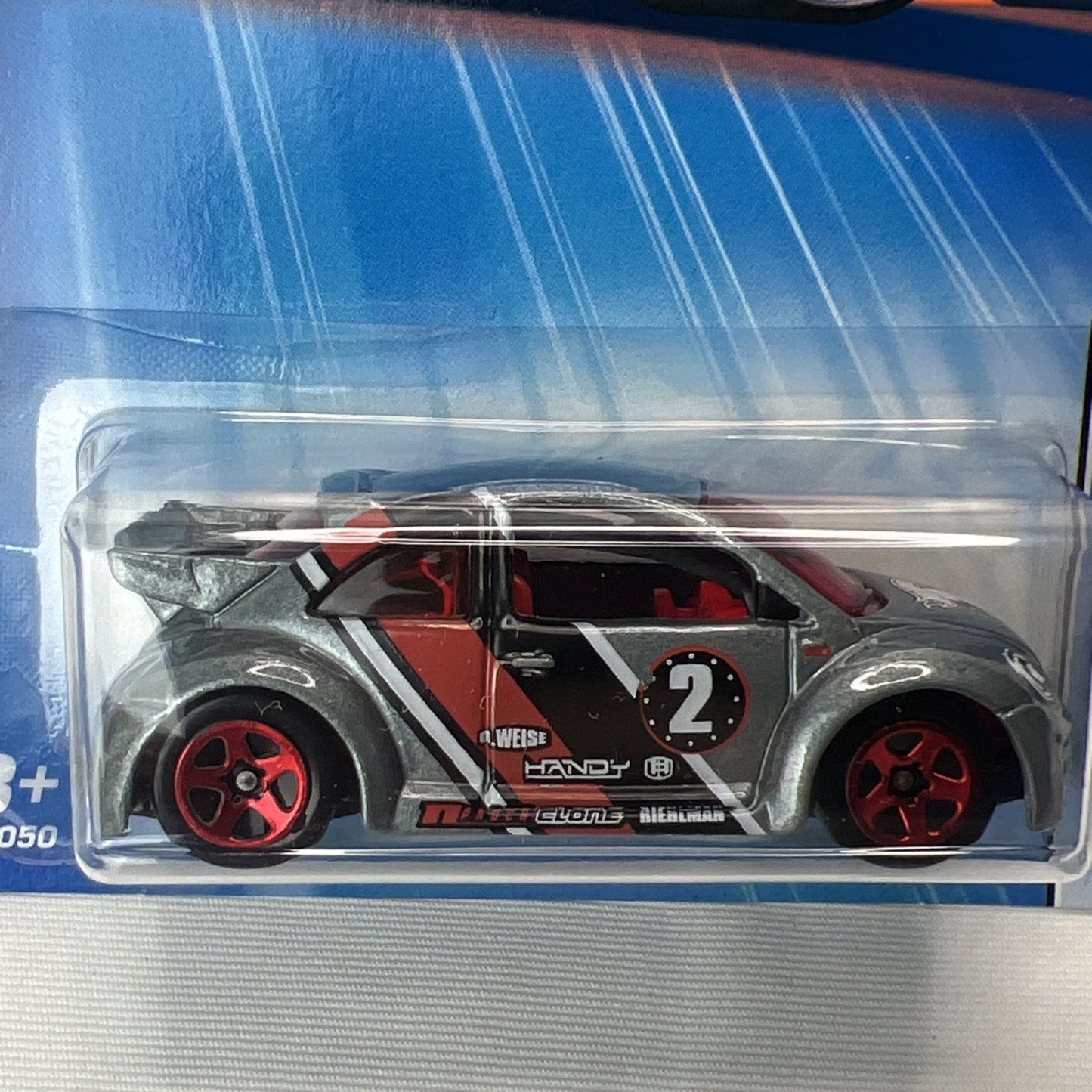Hot Wheels 2005 Volkswagen New Beetle Cup 142 Gray and Red