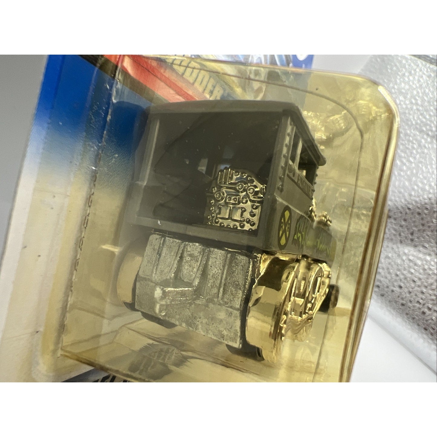 1998 Hot Wheels Rail Rodder #850 A5 Train Engine Railroad Gold New