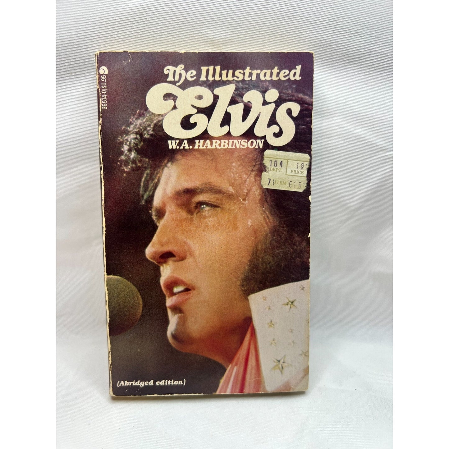 The Illustrated ELVIS by W.A. Harbinson Hardcover Biography Book Used