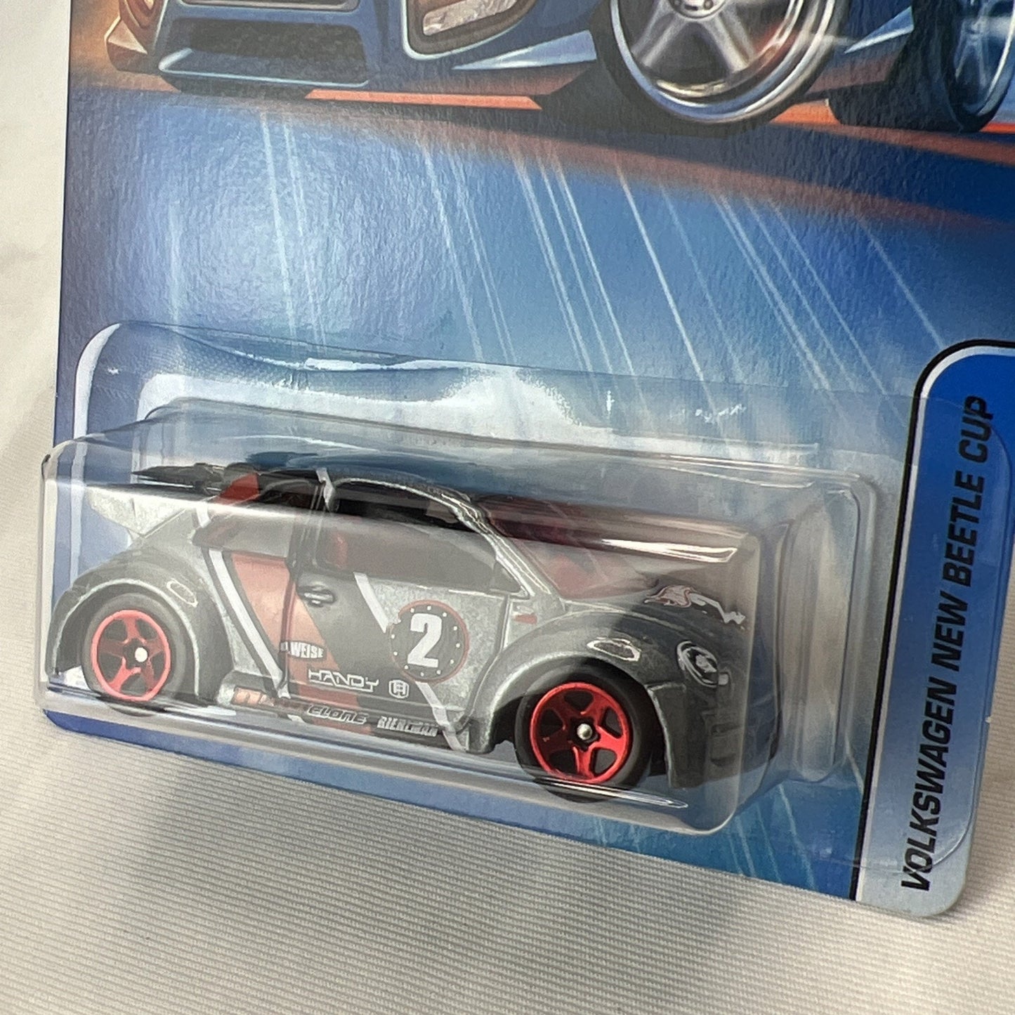 Hot Wheels 2005 Volkswagen New Beetle Cup 142 Gray and Red