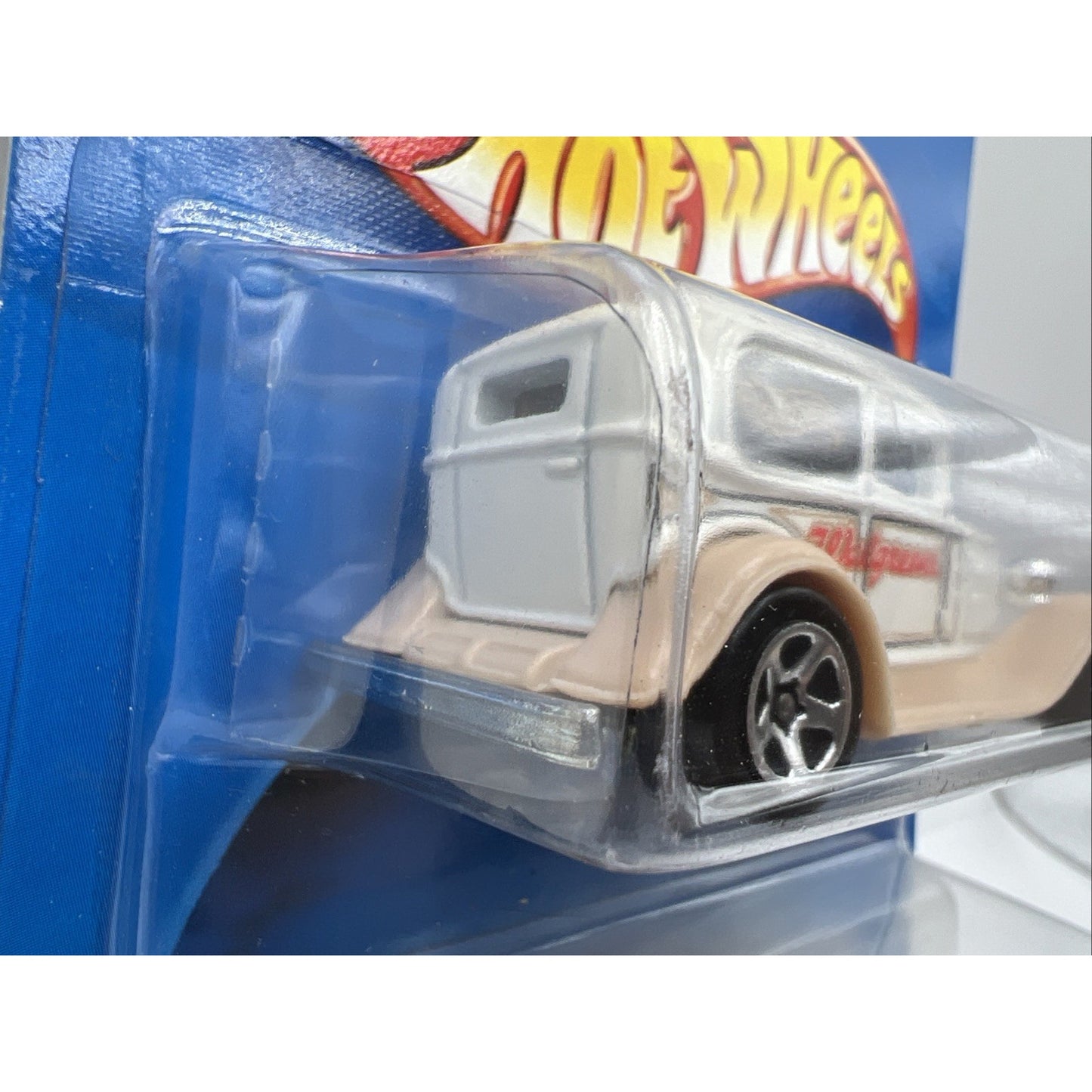 Hot Wheels Walgreens Series 3 2 pack Ice Cream Truck Ford Delivery 1/64 Diecast