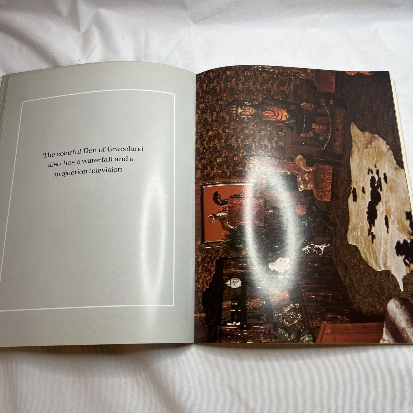 Elvis' Graceland 1982 The Official Photo Album of Elvis Home Rare Magazine