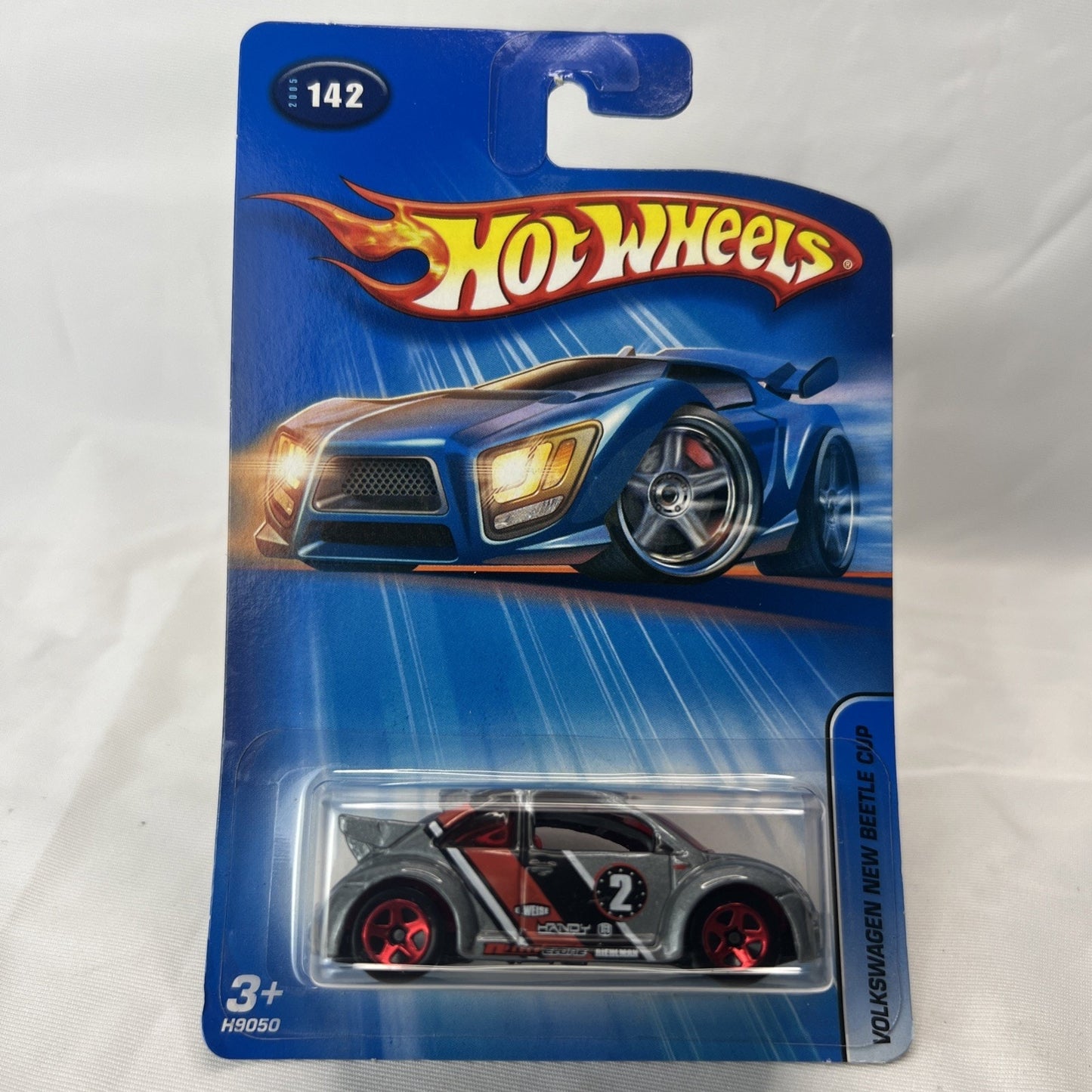 Hot Wheels 2005 Volkswagen New Beetle Cup 142 Gray and Red