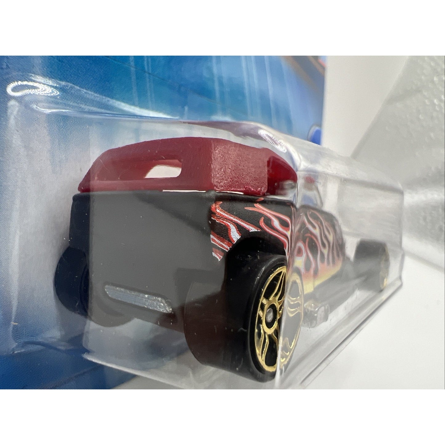 2005 Hot Wheels Mainlines 134 Black Fire Flame Phaeton Gold Wheels Diecast New